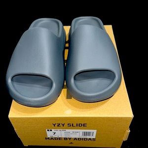 Adidas Yeezy Slide. Size 7M/8.5W. Slate Grey.